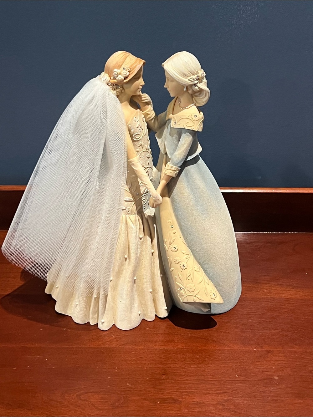 Enesco Foundations Mother of Bride 4032045 Figurine No Box Karen Hahn